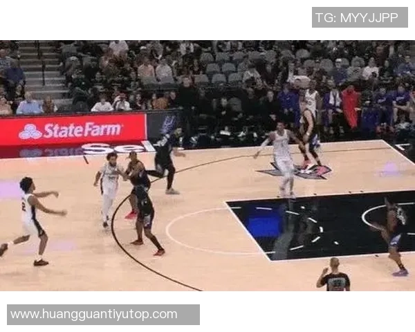 榜眼哈珀19分钟高效表现12中8砍下17分罚球状态稍逊仅中1球